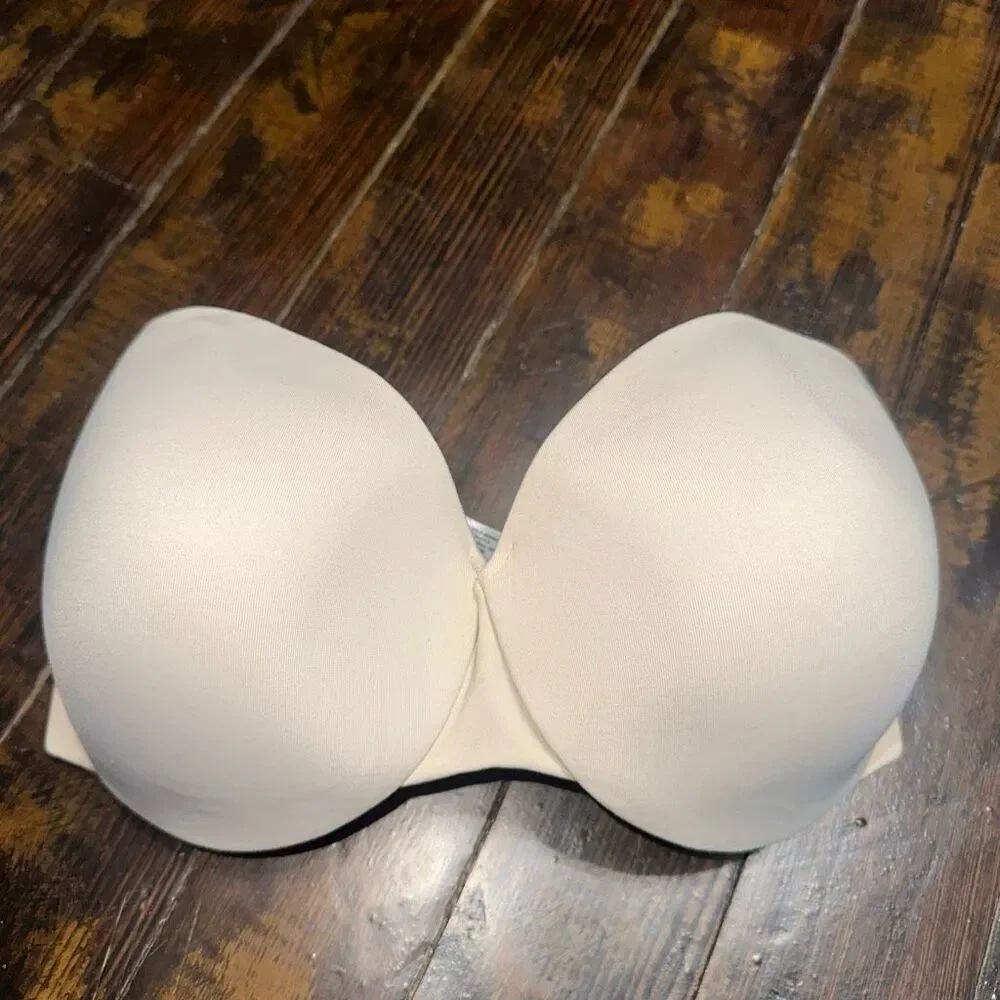 Victoria’s Secret Body nude Ipex strapless 34DD bra